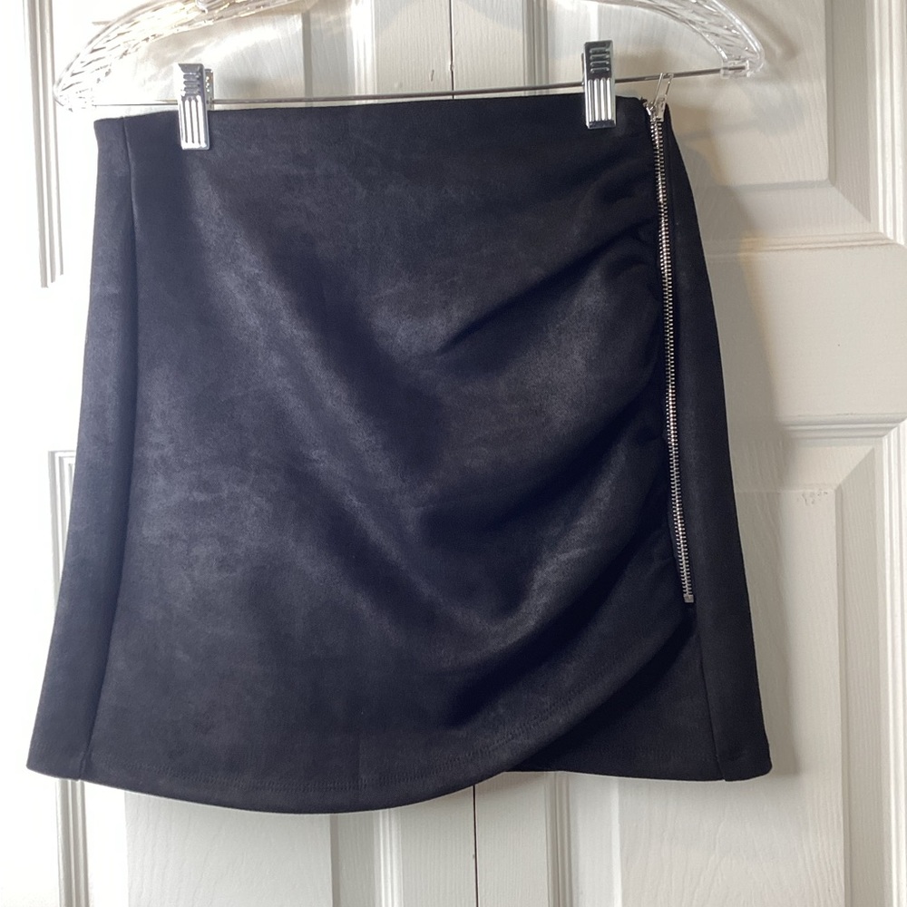 French Kiss Woman Back Suede Skirt Sz M